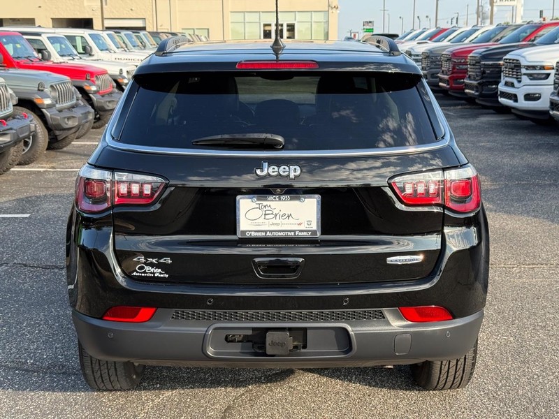 Jeep Compass Vehicle Image 04