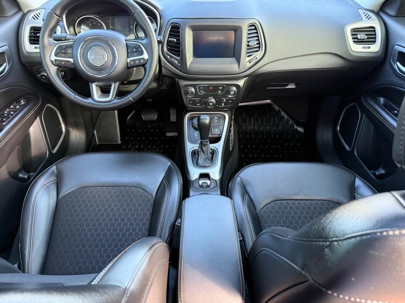 Jeep Compass Vehicle Image 12