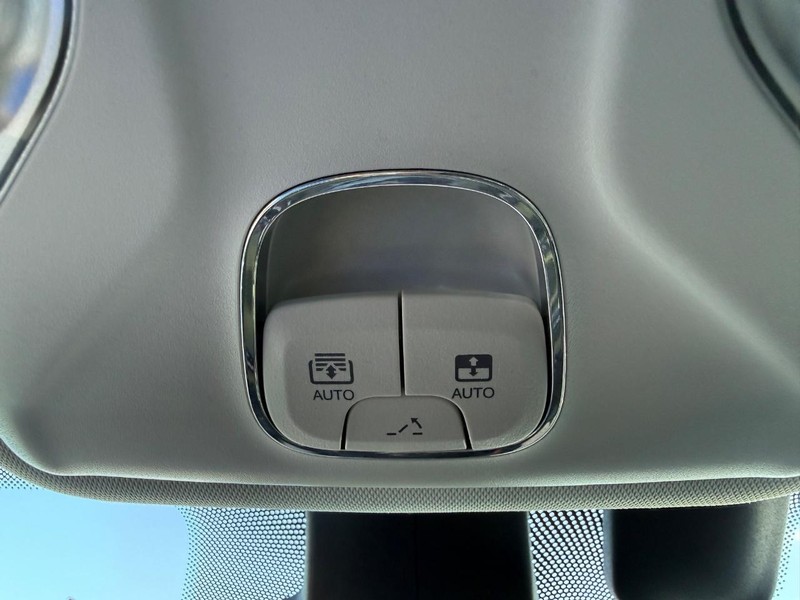 Jeep Compass Vehicle Image 22