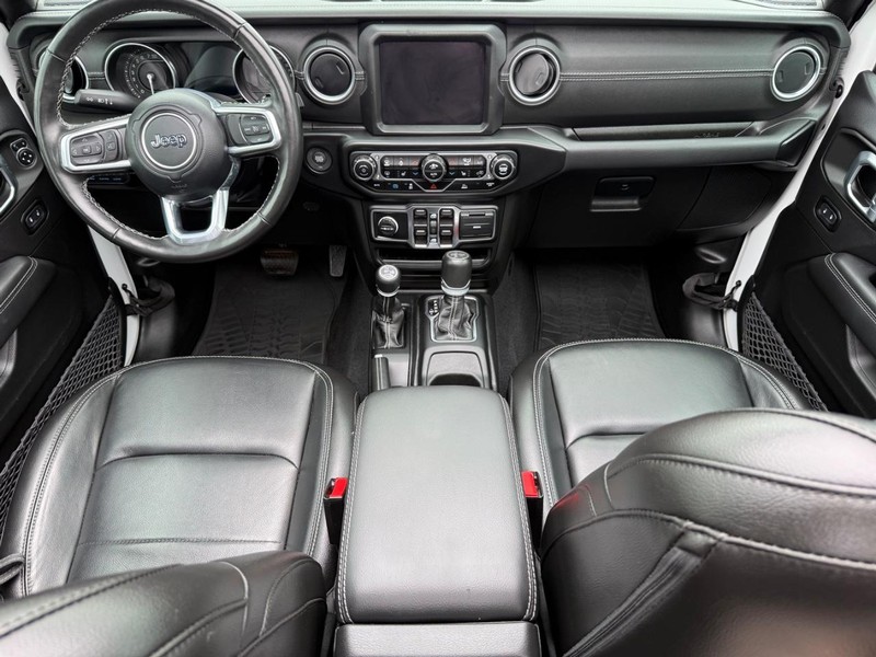 Jeep Wrangler 4xe Vehicle Image 12