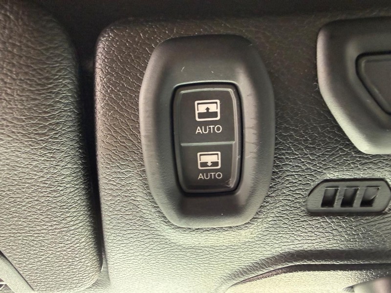 Jeep Wrangler 4xe Vehicle Image 23