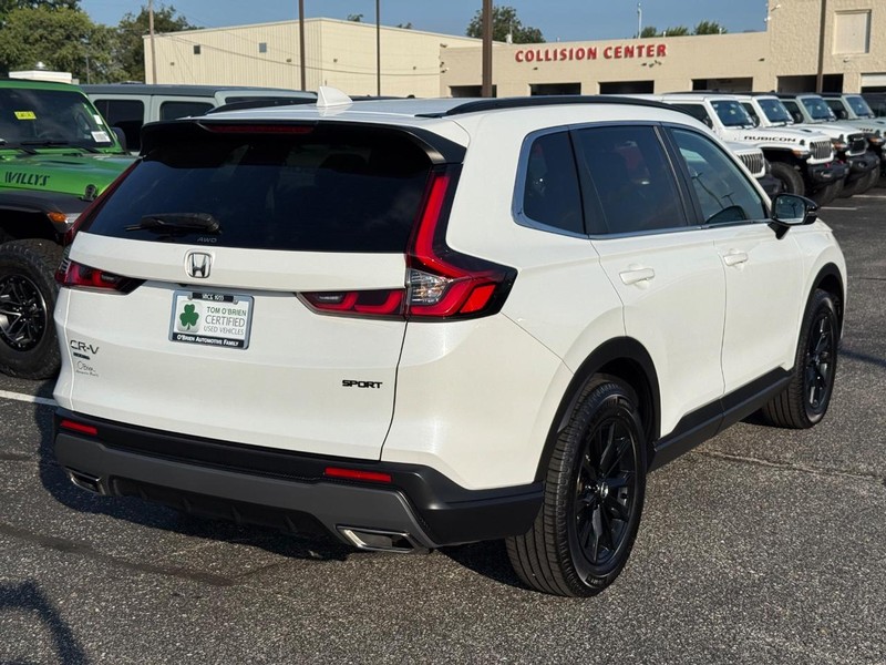 Honda CR-V Hybrid Vehicle Image 03