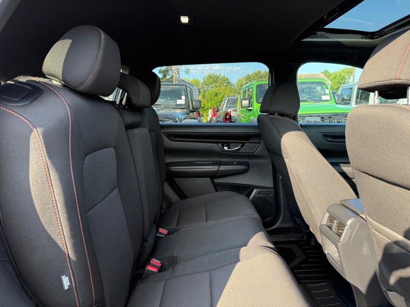 Honda CR-V Hybrid Vehicle Image 10