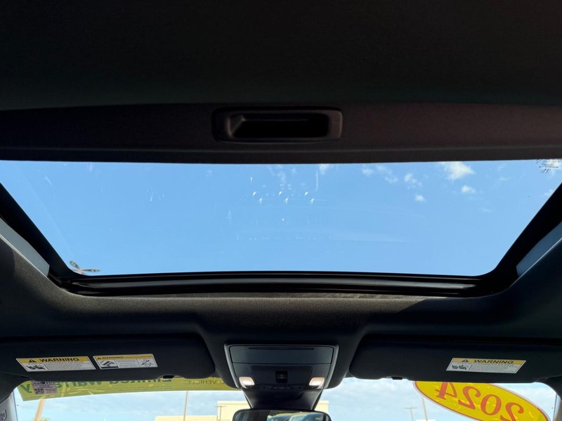 Honda CR-V Hybrid Vehicle Image 11