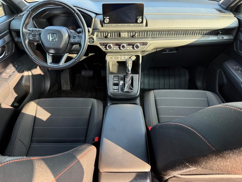 Honda CR-V Hybrid Vehicle Image 12