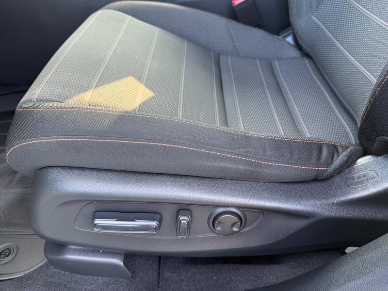 Honda CR-V Hybrid Vehicle Image 27