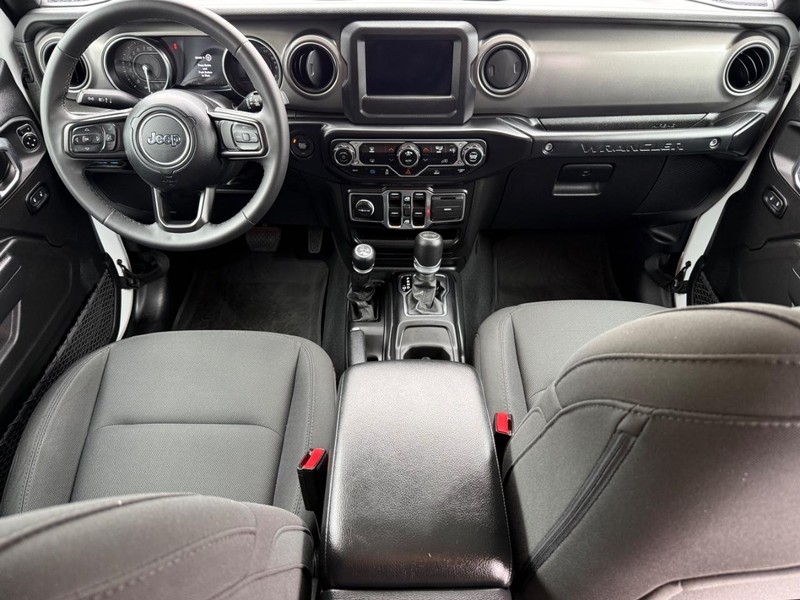 Jeep Wrangler 4xe Vehicle Image 11