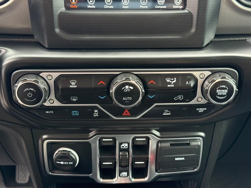 Jeep Wrangler 4xe Vehicle Image 18