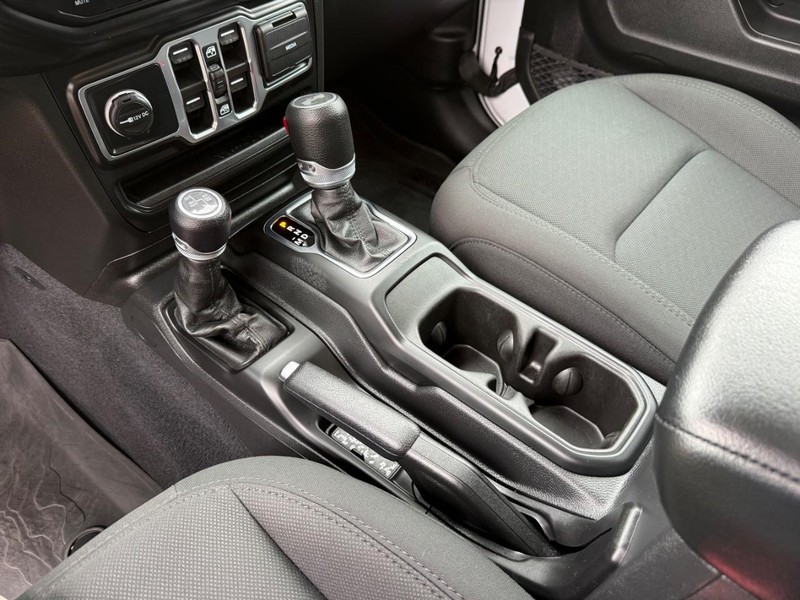 Jeep Wrangler 4xe Vehicle Image 19