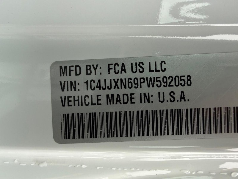 Jeep Wrangler 4xe Vehicle Image 25