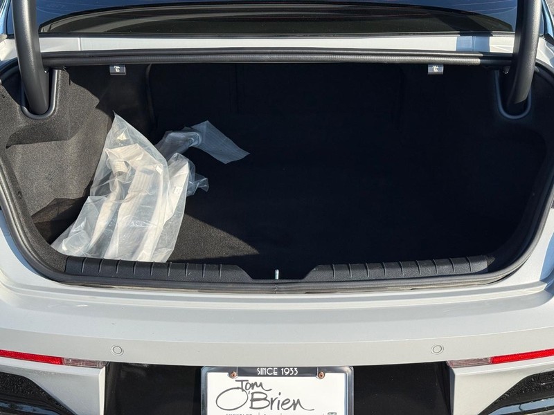 Kia K5 Vehicle Image 07