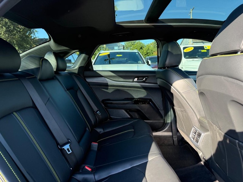 Kia K5 Vehicle Image 10