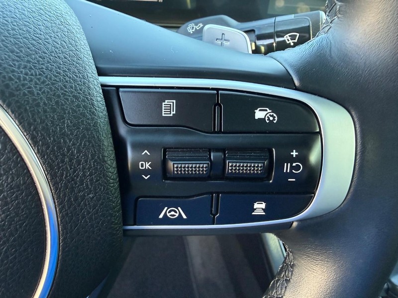 Kia K5 Vehicle Image 15