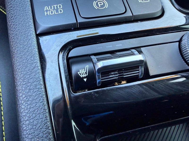 Kia K5 Vehicle Image 17