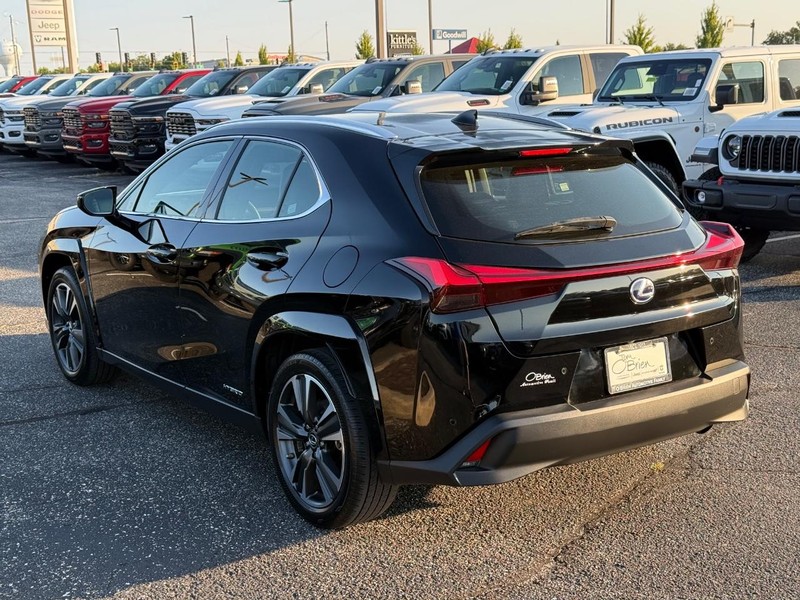 Lexus UX Vehicle Image 05