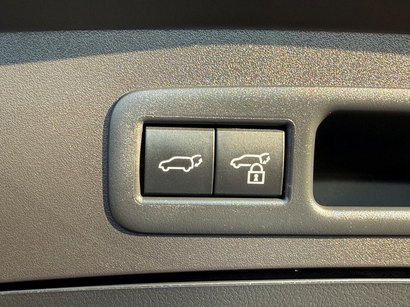 Lexus UX Vehicle Image 08