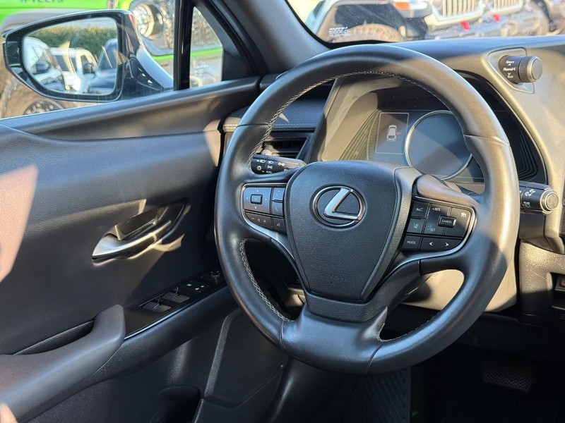 Lexus UX Vehicle Image 14