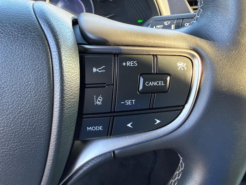 Lexus UX Vehicle Image 16
