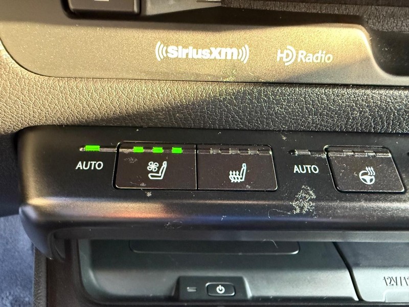 Lexus UX Vehicle Image 18