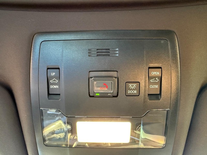 Lexus UX Vehicle Image 23