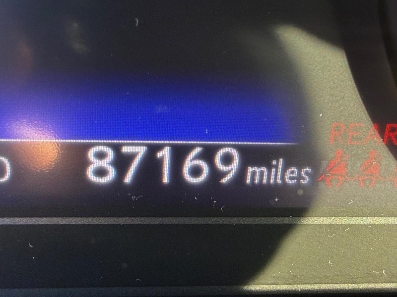 Lexus UX Vehicle Image 25