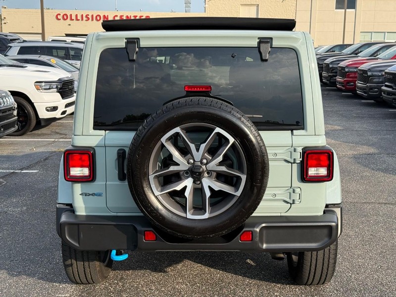 Jeep Wrangler 4xe Vehicle Image 04