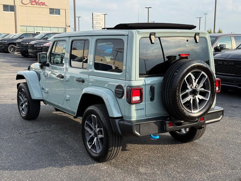Jeep Wrangler 4xe Vehicle Image 05