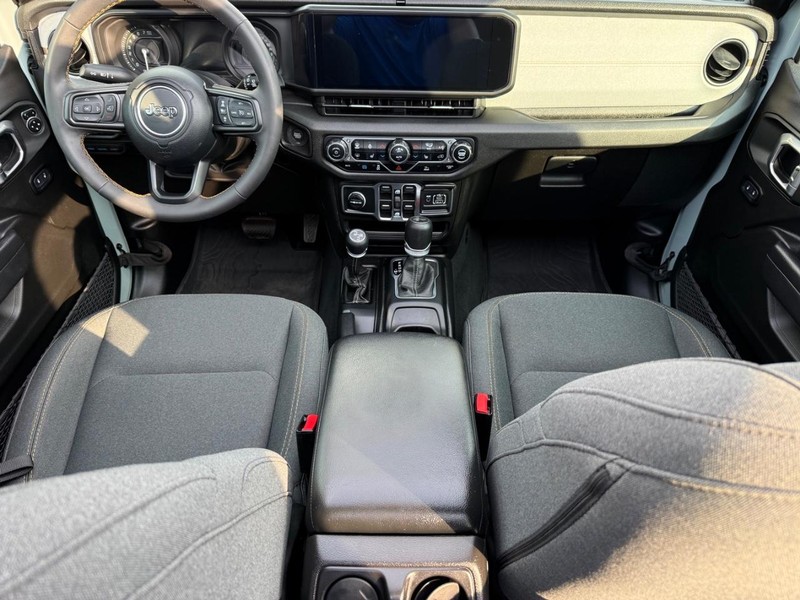 Jeep Wrangler 4xe Vehicle Image 12