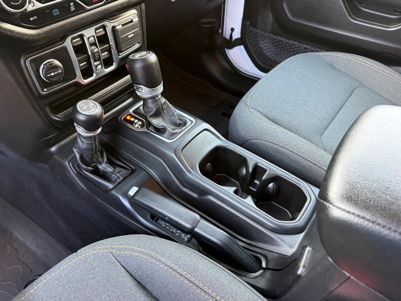 Jeep Wrangler 4xe Vehicle Image 21