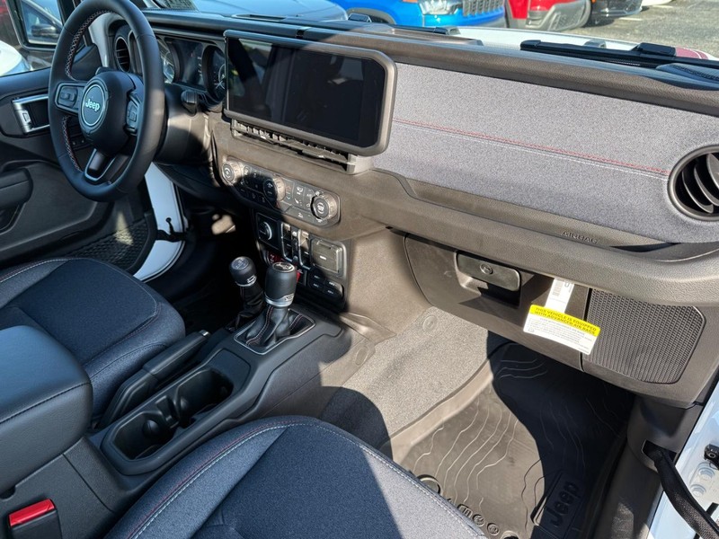 Jeep Wrangler Vehicle Image 06