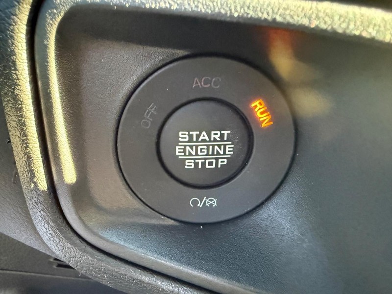 Jeep Wrangler Vehicle Image 11