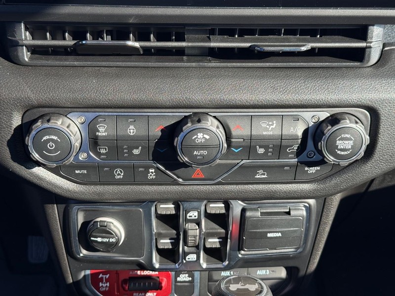 Jeep Wrangler Vehicle Image 15