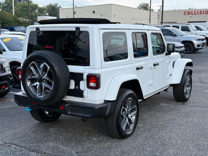Jeep Wrangler 4xe Vehicle Image 03