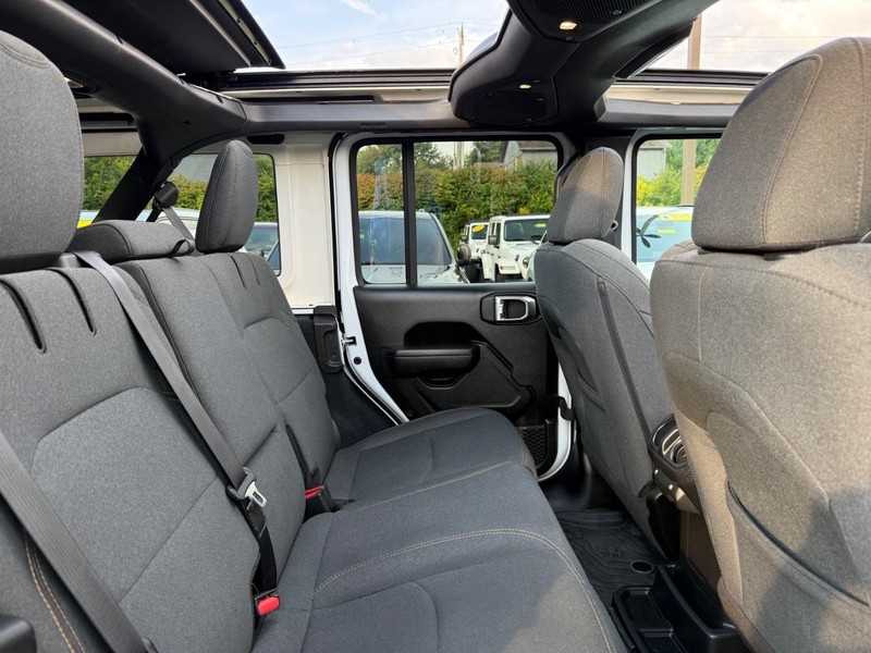 Jeep Wrangler 4xe Vehicle Image 10