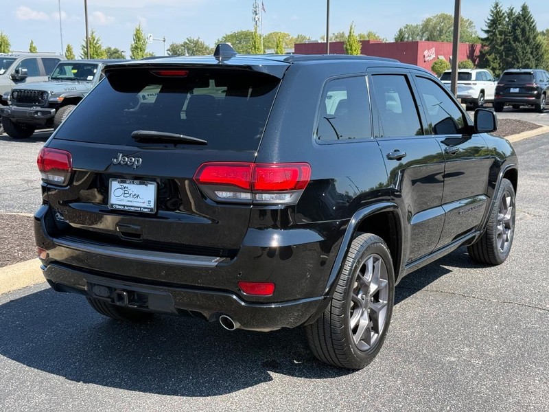 Jeep Grand Cherokee Vehicle Image 03