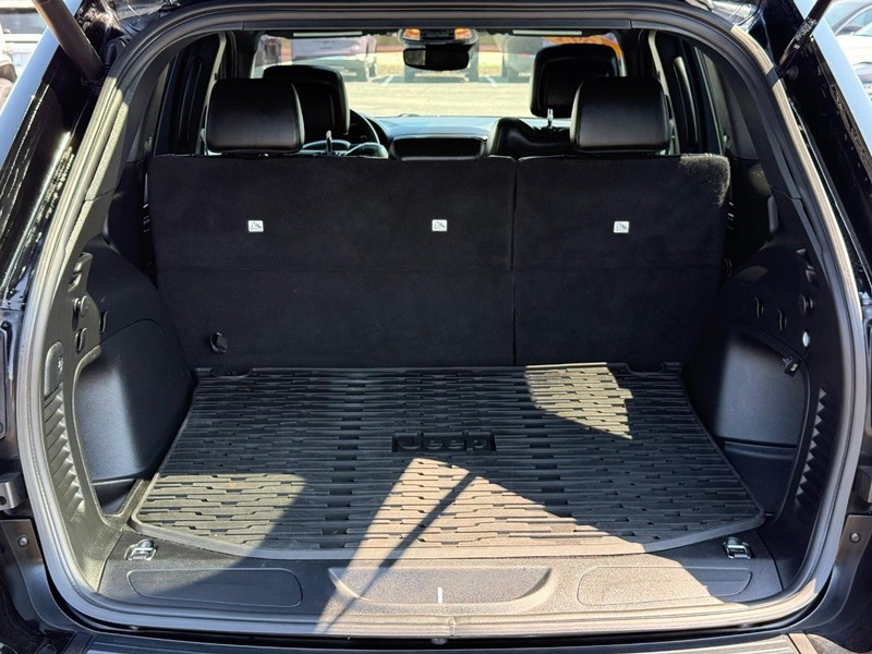 Jeep Grand Cherokee Vehicle Image 07