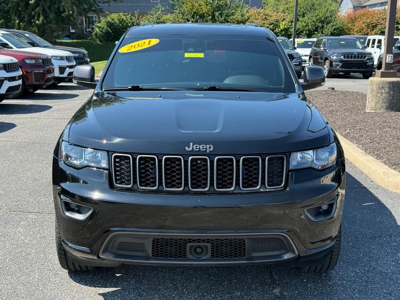 Jeep Grand Cherokee Vehicle Image 10