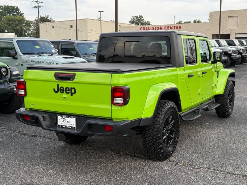 Jeep Gladiator Vehicle Image 03