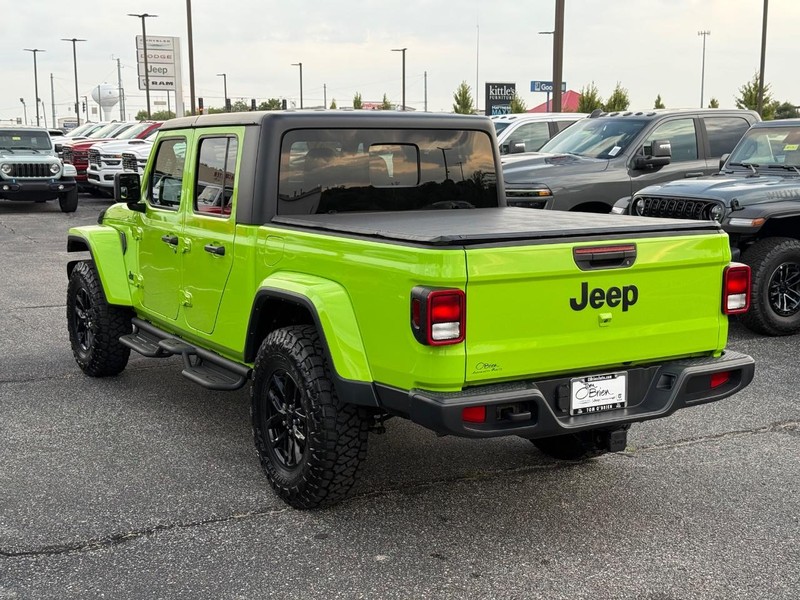 Jeep Gladiator Vehicle Image 05