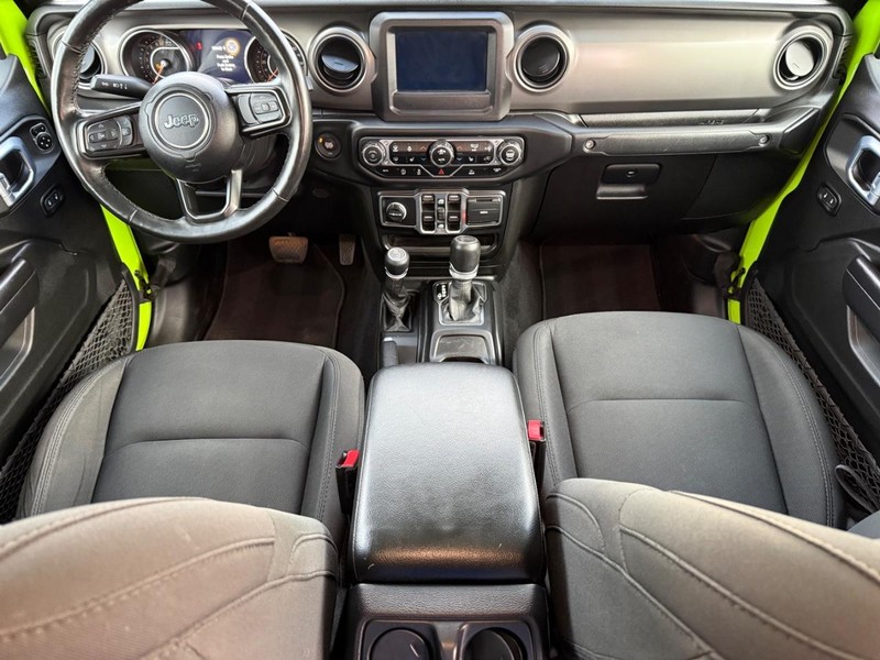 Jeep Gladiator Vehicle Image 11