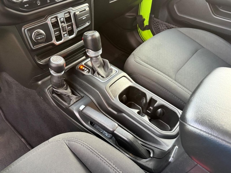 Jeep Gladiator Vehicle Image 20