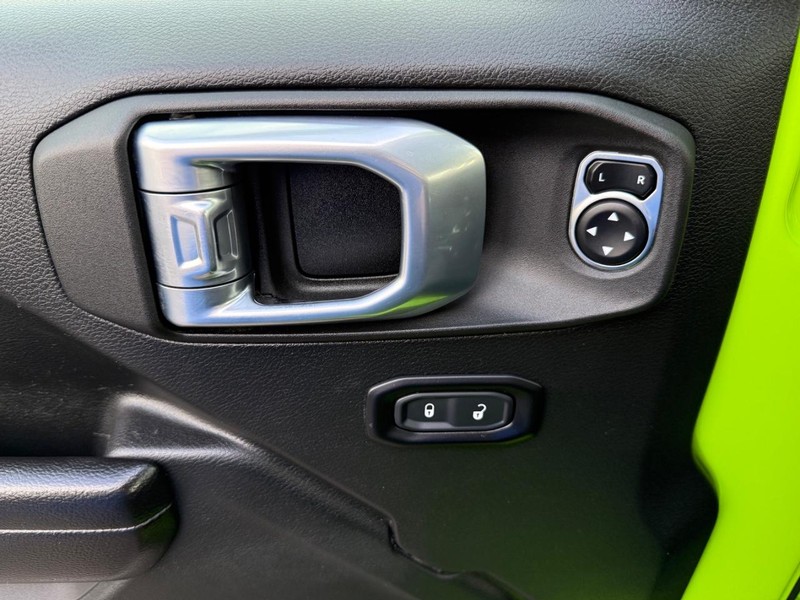 Jeep Gladiator Vehicle Image 24