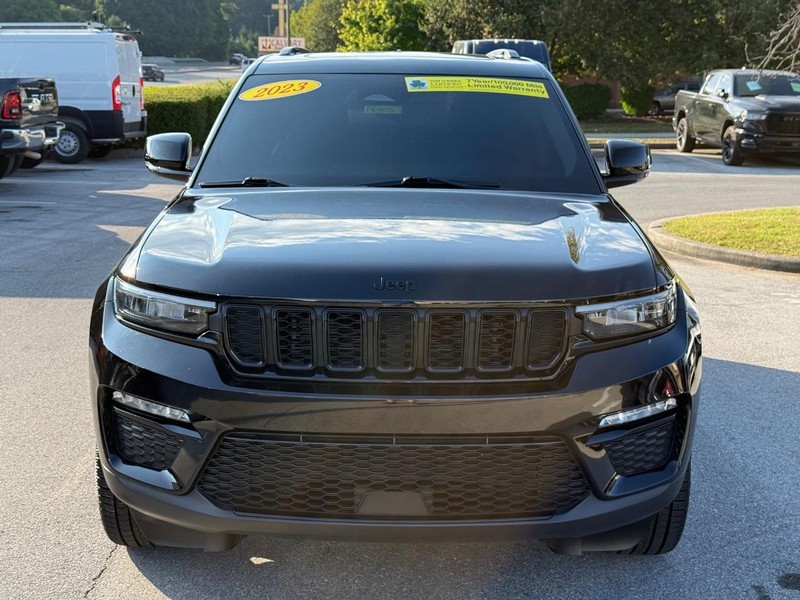 Jeep Grand Cherokee Vehicle Image 10