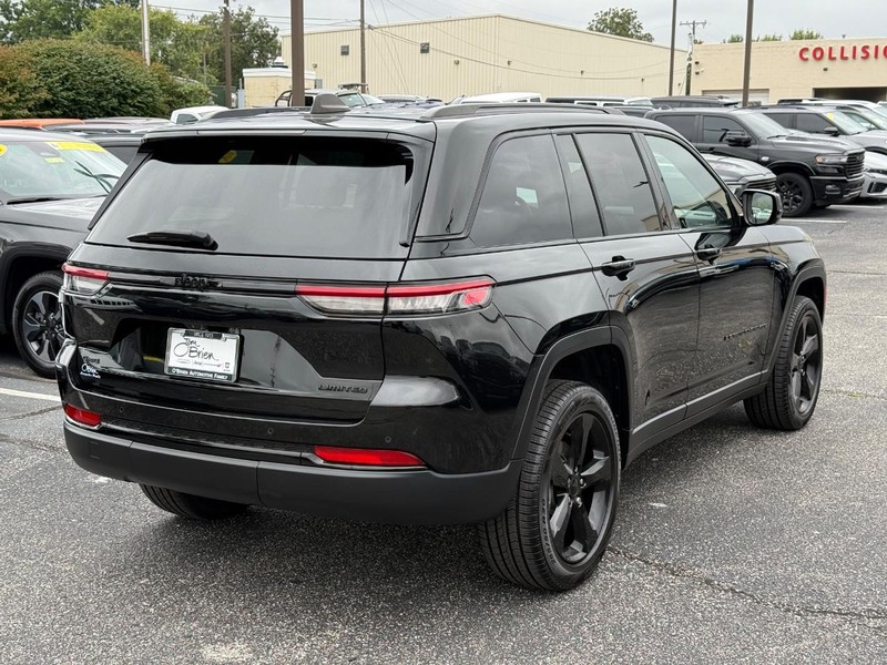 Jeep Grand Cherokee Vehicle Image 03