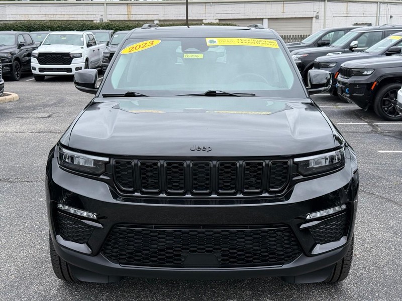 Jeep Grand Cherokee Vehicle Image 10