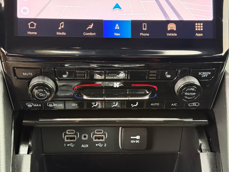 Jeep Grand Cherokee Vehicle Image 20