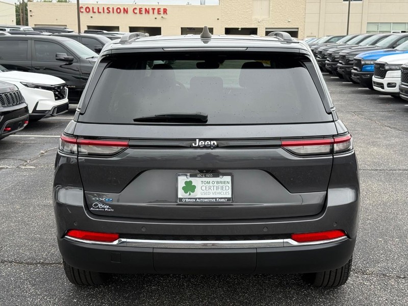 Jeep Grand Cherokee 4xe Vehicle Image 04