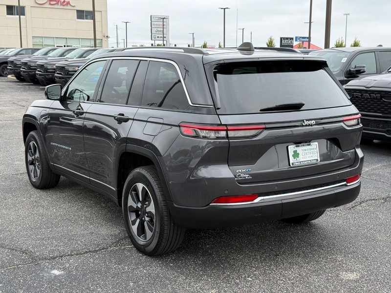 Jeep Grand Cherokee 4xe Vehicle Image 05