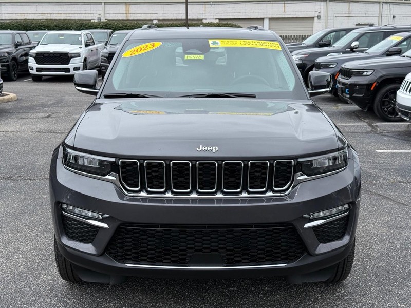Jeep Grand Cherokee 4xe Vehicle Image 10