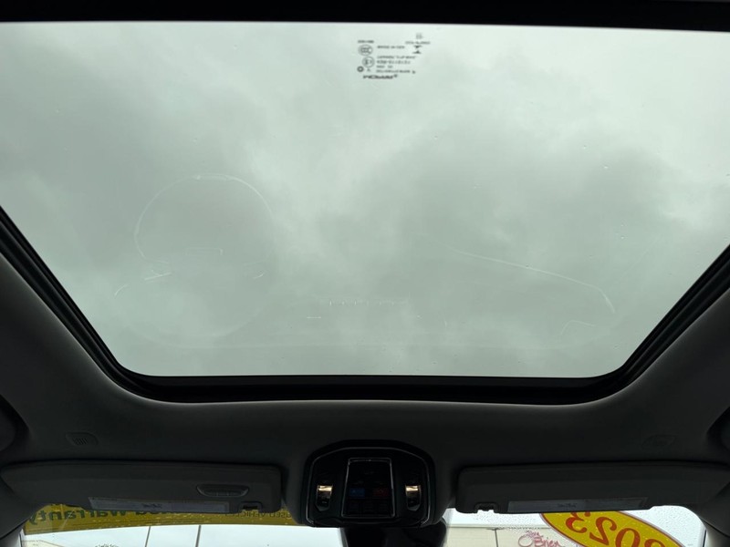 Jeep Grand Cherokee 4xe Vehicle Image 12